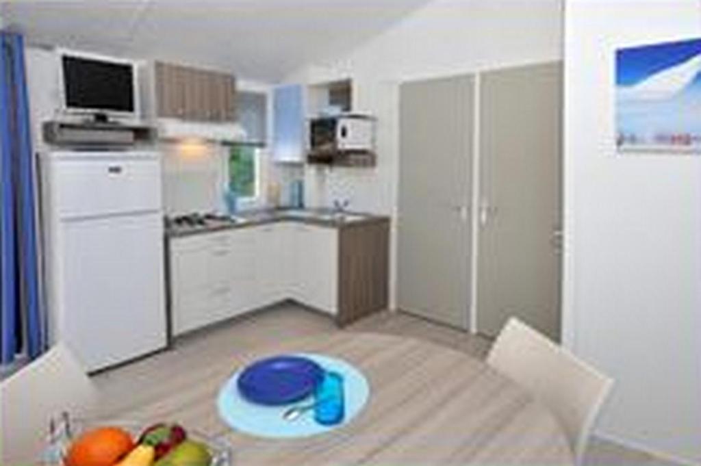 Camping Au Bord De L'Aisne Guignicourt Zimmer foto