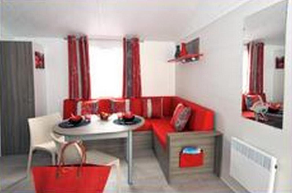 Camping Au Bord De L'Aisne Guignicourt Zimmer foto
